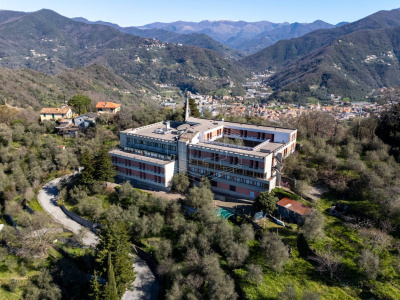 Complesso immobiliare, Via Miramare, Leivi (GE)
