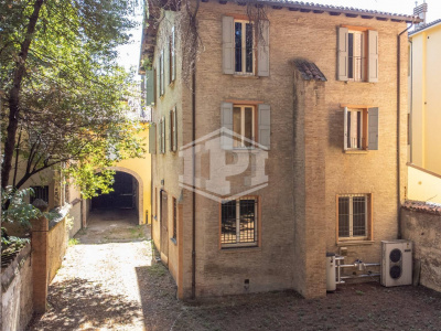 Palazzina direzionale indipendente in centro, Strada Maggiore, Bologna