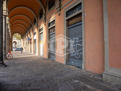 Locale Commerciale in Piazza della Libertà - Firenze (FI)