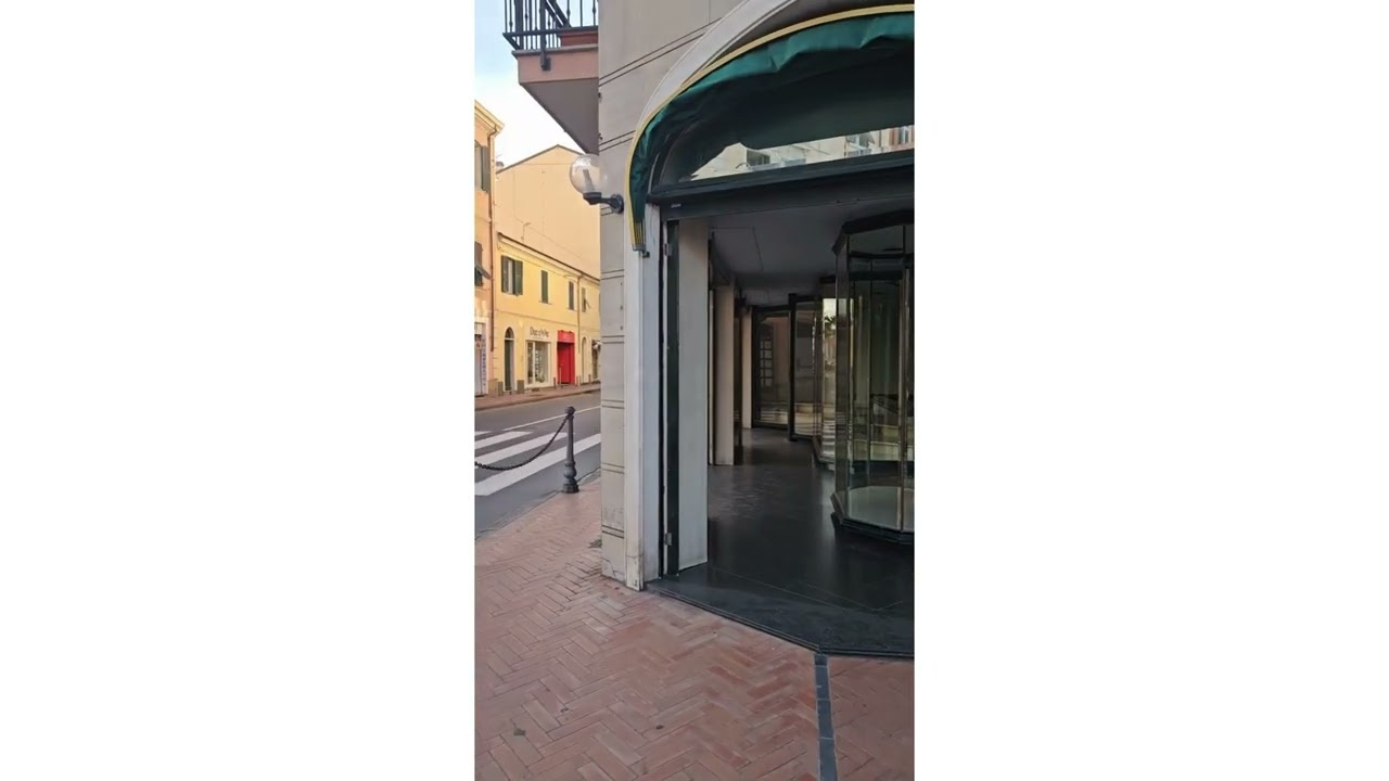 Locale commerciale, Via Vittorio Emanuele II, Bordighera (IM)