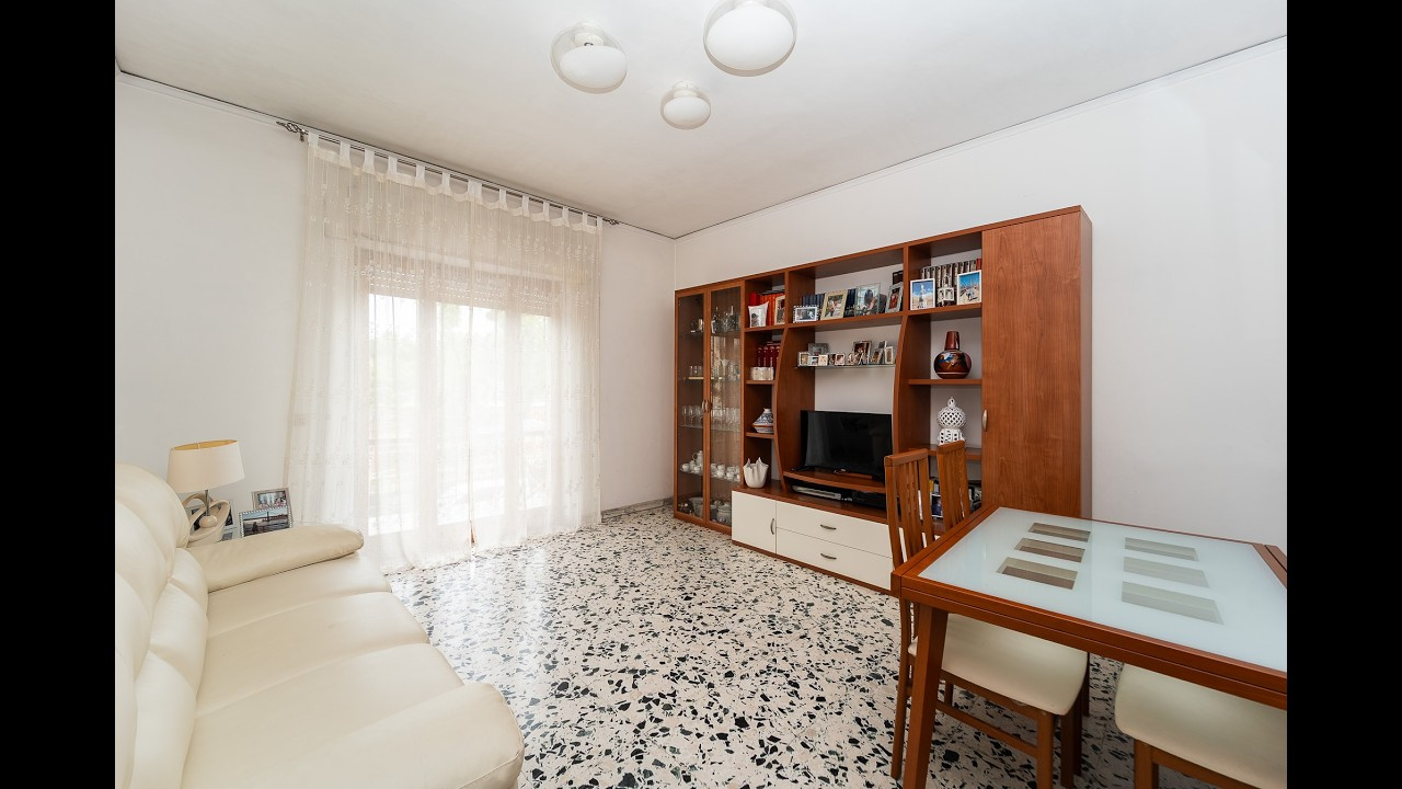 Trilocale in Via Domenico Fontana 150, Napoli (NA)