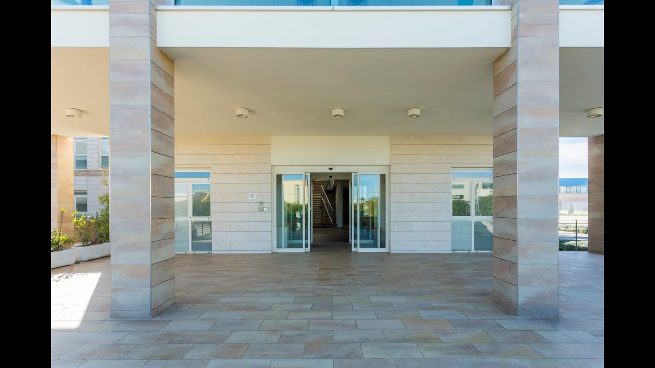 Palazzina uffici indipendente sita in Via Parietai 1 Molfetta - Bari (BA)