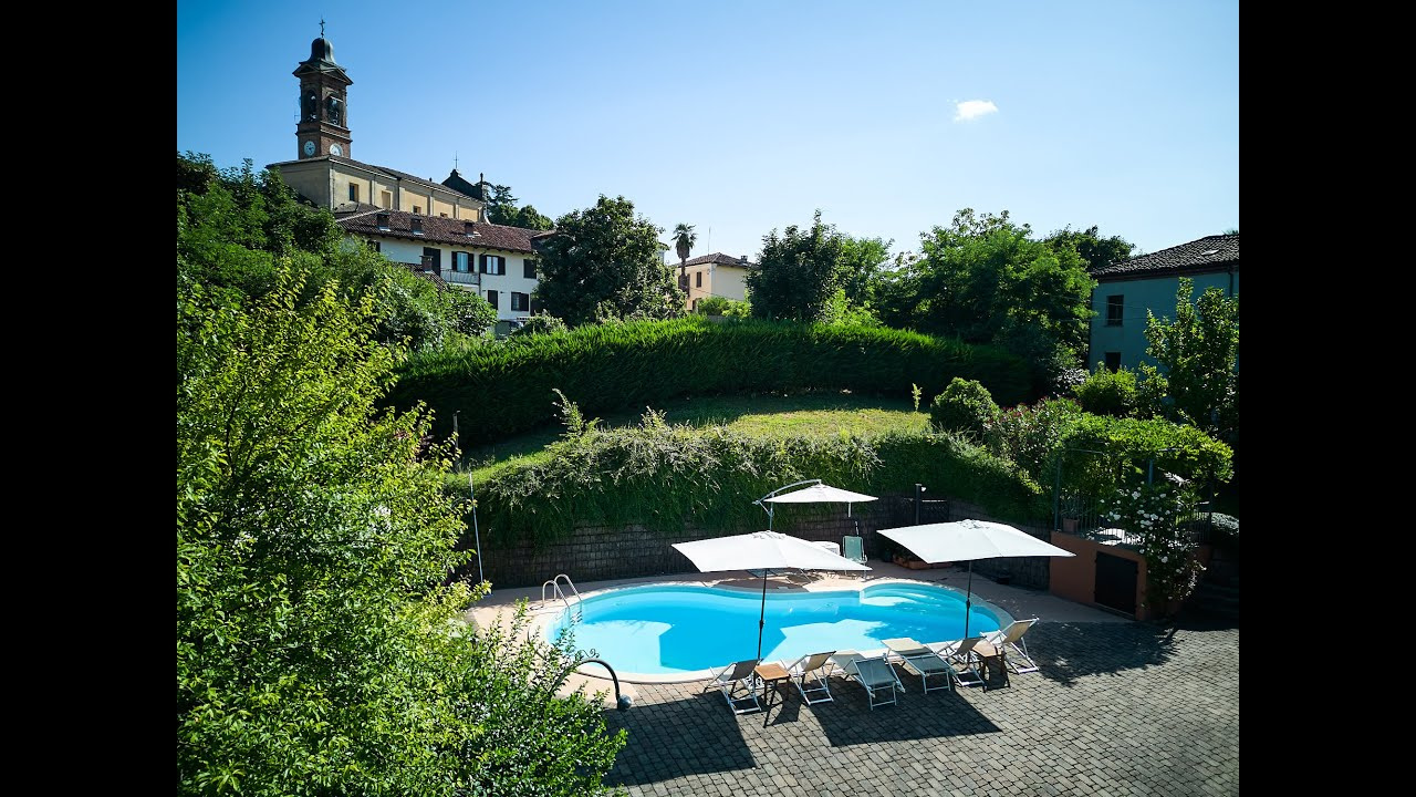 Villa con terreno in Via IV Novembre, Ferrere (AT)