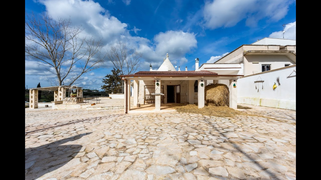 Villa con trulli sita in Contrada Peppuccio 78 - Martina Franca (TA)